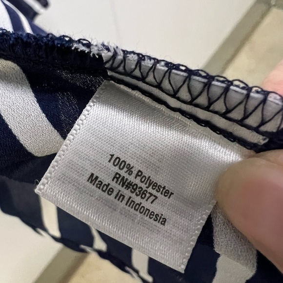 𝅺NWT A.n.a. A new Approach Long Sleeve Navy Striped Blouse - Picture 3 of 4